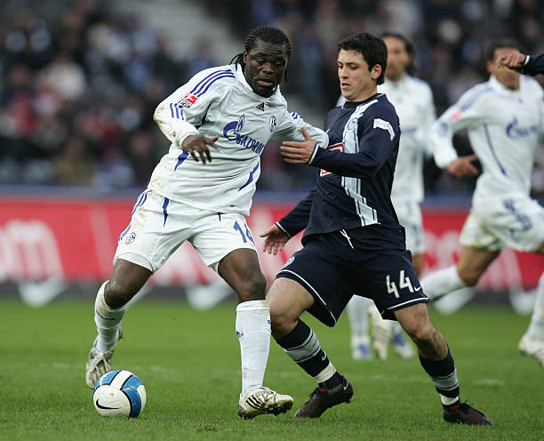 某知名足球 某知名足球